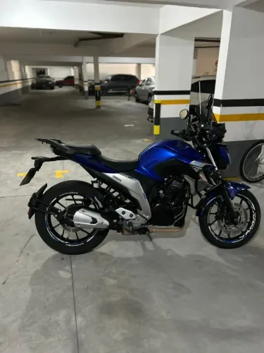 Vende-se ou troca por carro