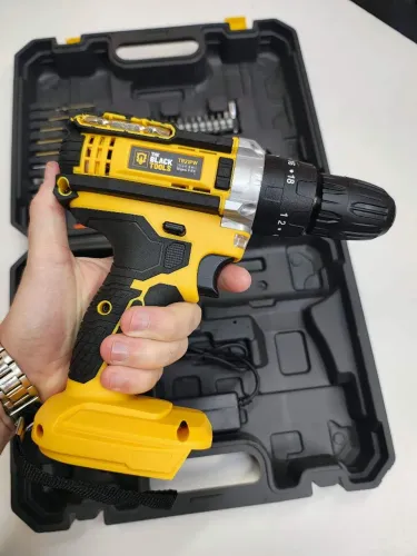 Parafusadeira e furadeira the Black tools 21V