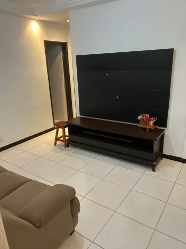 Apartamento semi mobiliado (Leia o anúncio)