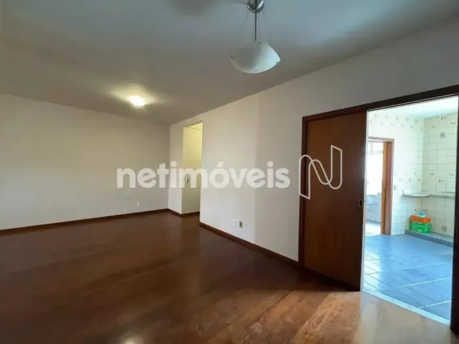 Espaço e Conforto em um 4 Quartos com Suíte