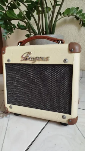 Amplificador Pré-valvulado Bugera BC-15 