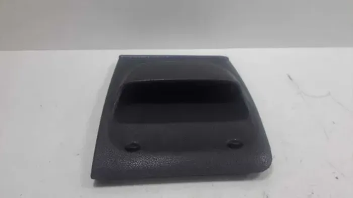 Fiat Palio Elx 1.0 16v 2000 Tampa Caixa De Fusivel