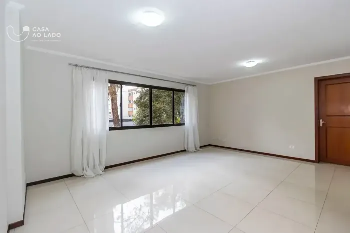 Apartamento Semi Mobiliado 99m² com 03 quartos no Cabral - Curitiba/PR.