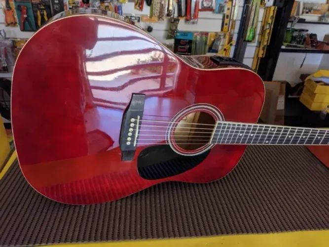 Violão Elétrico Conservado e Regulado