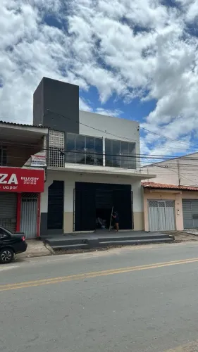 PRÉDIO COMERCIAL COM PONTO E SALAS