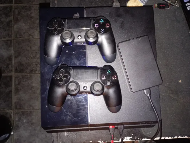 Playstation 4 FAT desbloqueado na caixa