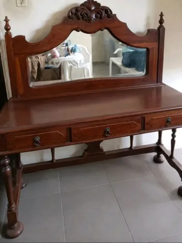 Toilette antigo em madeira maciça!