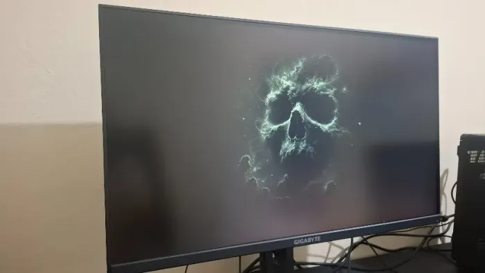 Monitor Gamer G27F Gigabyte 27" IPS 144 Hz com defeito