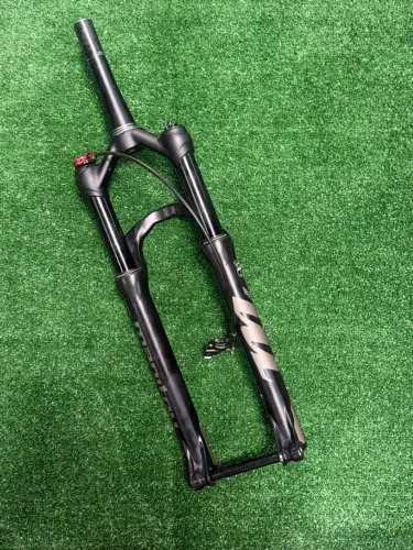 Suspensão Manitou Machete 29