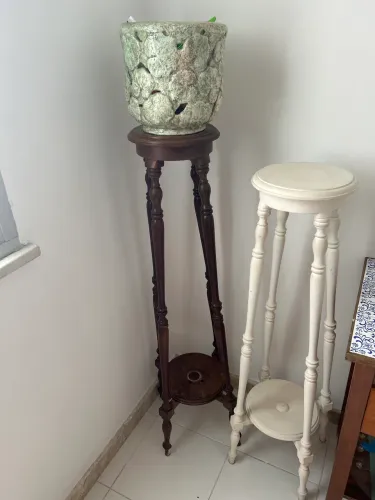 Suporta para plantas e jarros