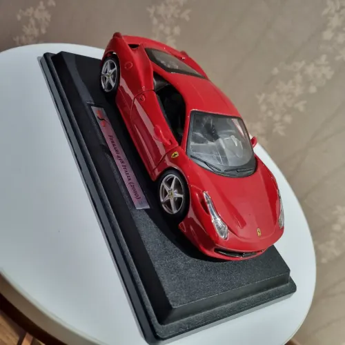 Miniatura Ferrari 458 Italia 1:24 Bburago Super Carros com Suporte