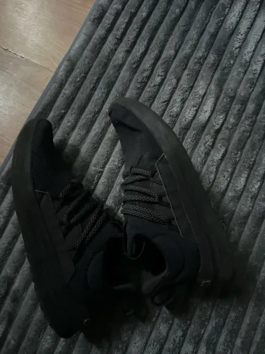 TENIS DE CORRIDA ADIDAS TAM 41 (usado)