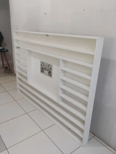 Esmalteiro expositor de esmaltes