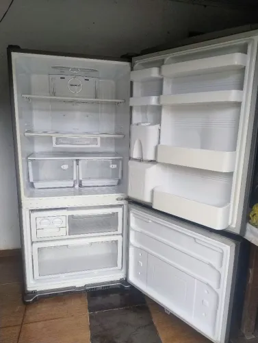 Vende-se geladeira Samsung inverse 540 litros em aço inox grafite metálico 