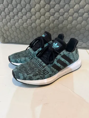 Adidas Swift Run 'Easy Mint Black'