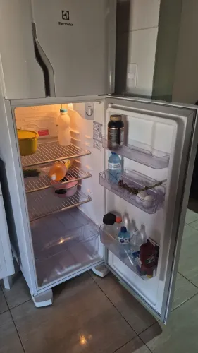 Vende-se geladeira Electrolux funcionando perfeitamente