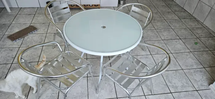 Mesa com cadeiras