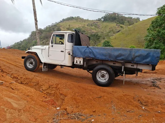 Toyota Band.Picape Chassi Longo Diesel 2000