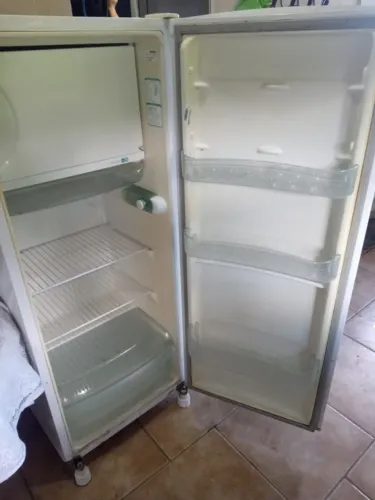 Geladeira Nova 180l Consul