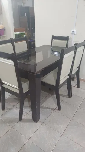 Conjunto de mesa com 6 cadeiras