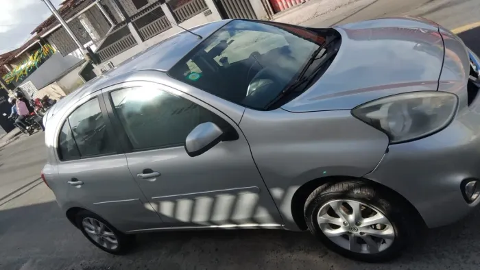 Nissan March SV 1.0 12V Flex 5P 2016