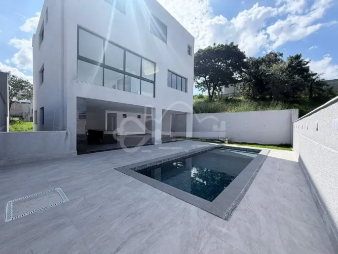 Casa em condomínio à venda, 4 quartos, 4 suítes, 4 vagas, Portal do Sol - Contagem/MG