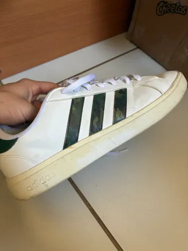 Tênis adidas 