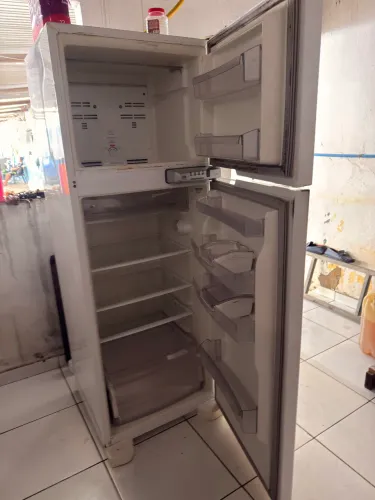 Geladeira Brastemp 375L