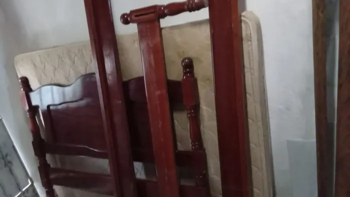 Cama de madeira Angelim maciça Casal