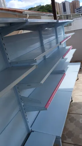 Vendo gôndolas usanda
