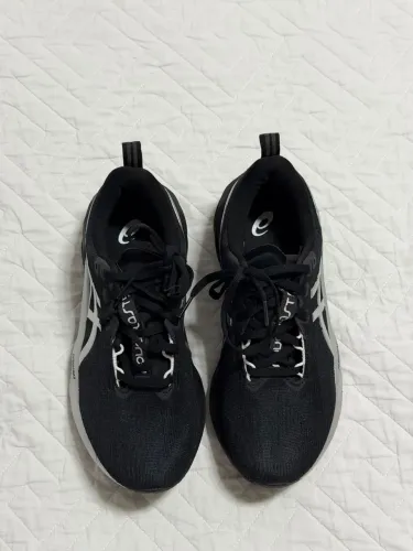 Tênis Asics NovaBlast 5 - Edição Platium, Tamanho 38