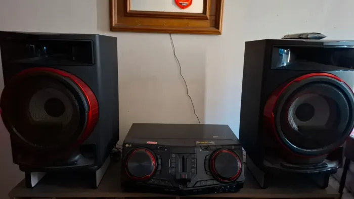 LG CJ87 xboom