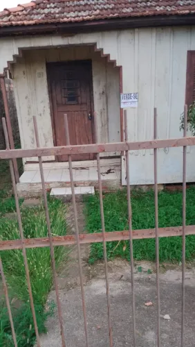 Terreno com duas casas