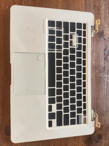 Vendo carcaça de notebook Positivo Motion no estado em que se encontra