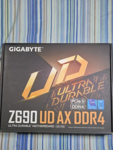 Gigabyte Z690 UD AX DDR4