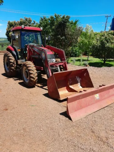 Trator Case Farmall 80, 2014 Á venda