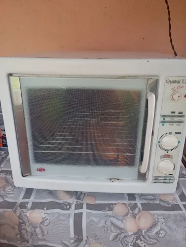 Vendo forno elétrico funcionando perfeitamente só colocar a tomada
