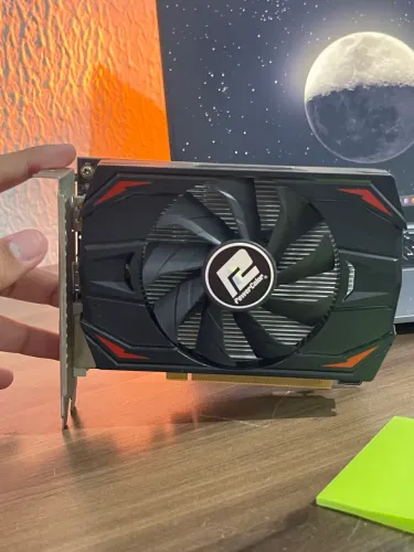 RX 550 - 4Gb - Powercolor - Aceito cartão e Entrego 