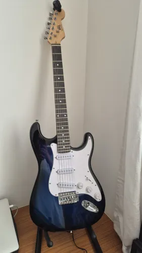 Kit Guitarra Elétrica Konig + Amplificador + Pedaleira + Cabos