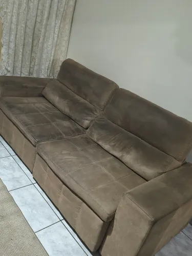 Sofá usado retrátil 