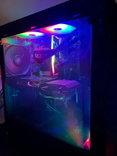 Computador Gamer R7 5700x, RX6600 e 16GB de ram