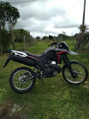 Vendo Yamaha XTZ 250 Lander 2025 - Impecável e Pronta para Rodar!