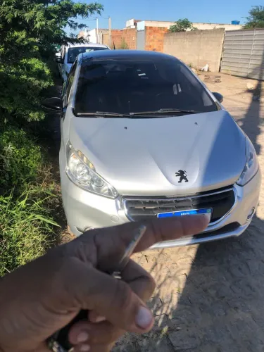 Peugeot 208 Griffe 1.6 Flex 16V 5P Aut. 2014