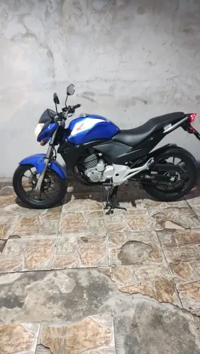 MOTO CB300