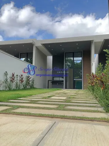 Casa ampla com 4 suítes com excelente localização em Eusébio.