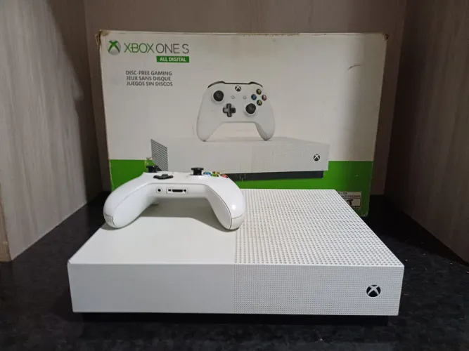 Vende-se Xbox one S, interessados chamam no privado!!!