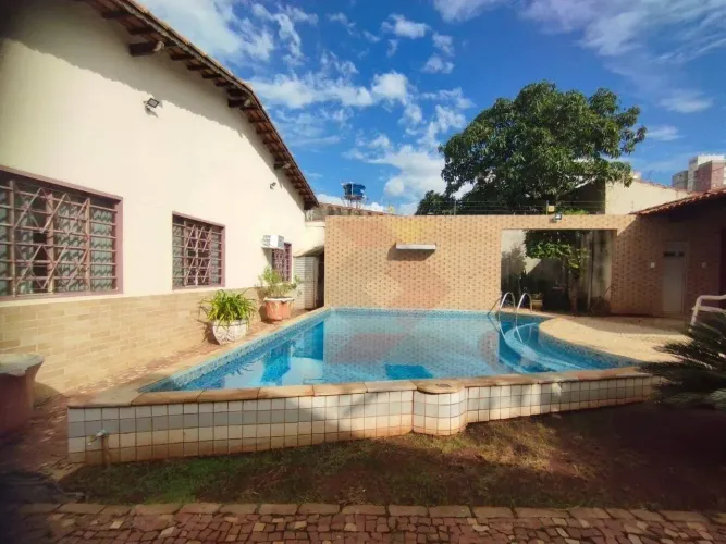 Casa com 4 dormitórios à venda por R$ 860.000,00 - Setor Negrão de Lima - Goiânia/GO