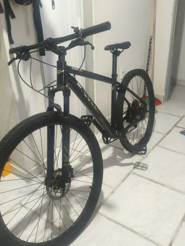 Bicicleta colli essenza