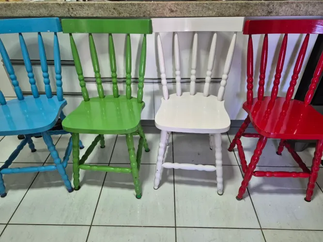 4 CADEIRAS MACIÇAS