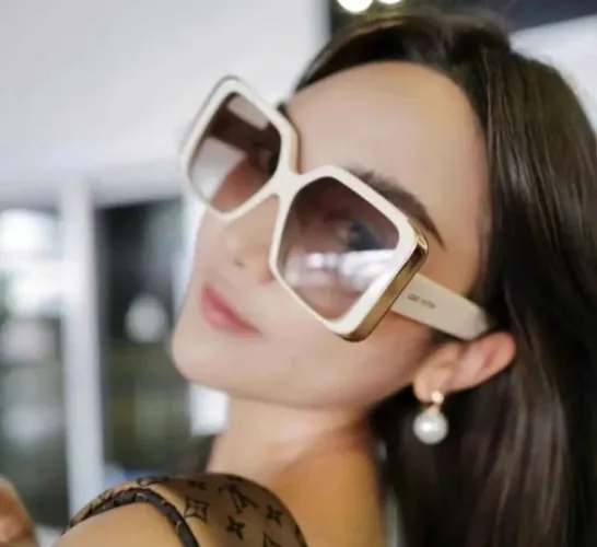 Óculos Fashion Requinte! Luxo e Glamour para o seu look. Seu Estilo sempre Inconfundível!